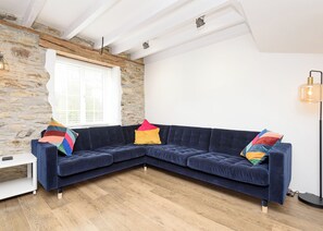 Living area - 1 bedroom accommodation in Watergate, Looe (Watergate, Looe)