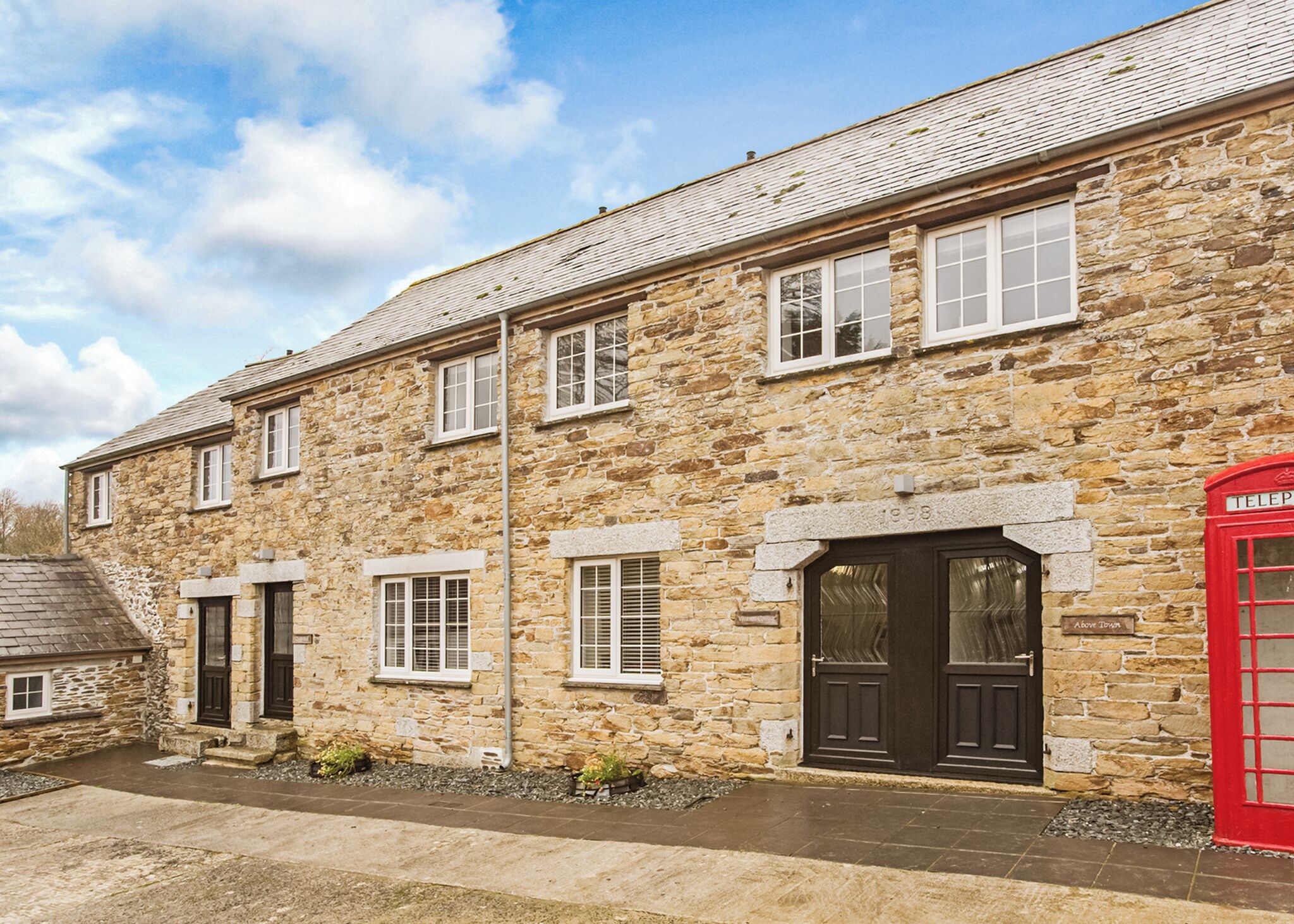 المنشأة من الخارج