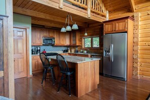 Private kitchen - 4 Bdrm Home w/Hot Tub + Mtn. Views @Hotel Vienna (Windham)