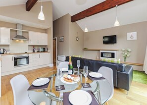 Unclassified image, 2 of 13, button - Stylish and contemporary lodge. (South Duffield, Nr York)