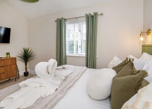 2 bedrooms - Stylish and contemporary lodge. (South Duffield, Nr York)