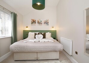 2 bedrooms - Stylish and contemporary lodge. (South Duffield, Nr York)