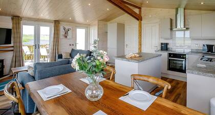 New in 2022 Luxurious and contemporary lodge with stunning countryside views.