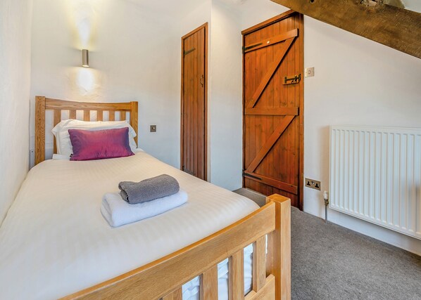 3 bedrooms, free WiFi - 3 bedroom accommodation in Watergate, Looe (Watergate, Looe)