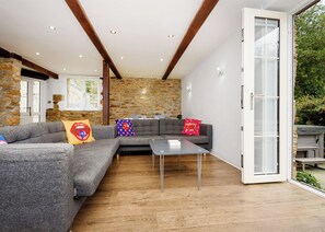 Interior - 3 bedroom accommodation in Watergate, Looe (Watergate, Looe)