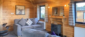 Comfortable and spacious lodge with two doubles and one with bunks.