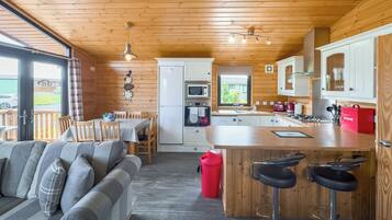 Fridge, oven, stovetop, toaster