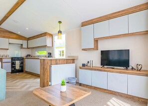 Fridge, oven, stovetop, toaster