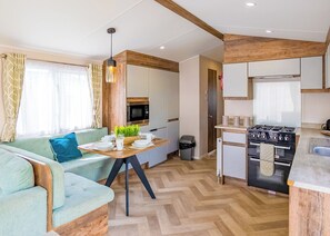 Fridge, oven, stovetop, toaster
