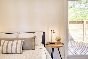 2 عدّة غرف نوم ومكواة/لوح كي وواي فاي مجانًا وملاءات أسرّة