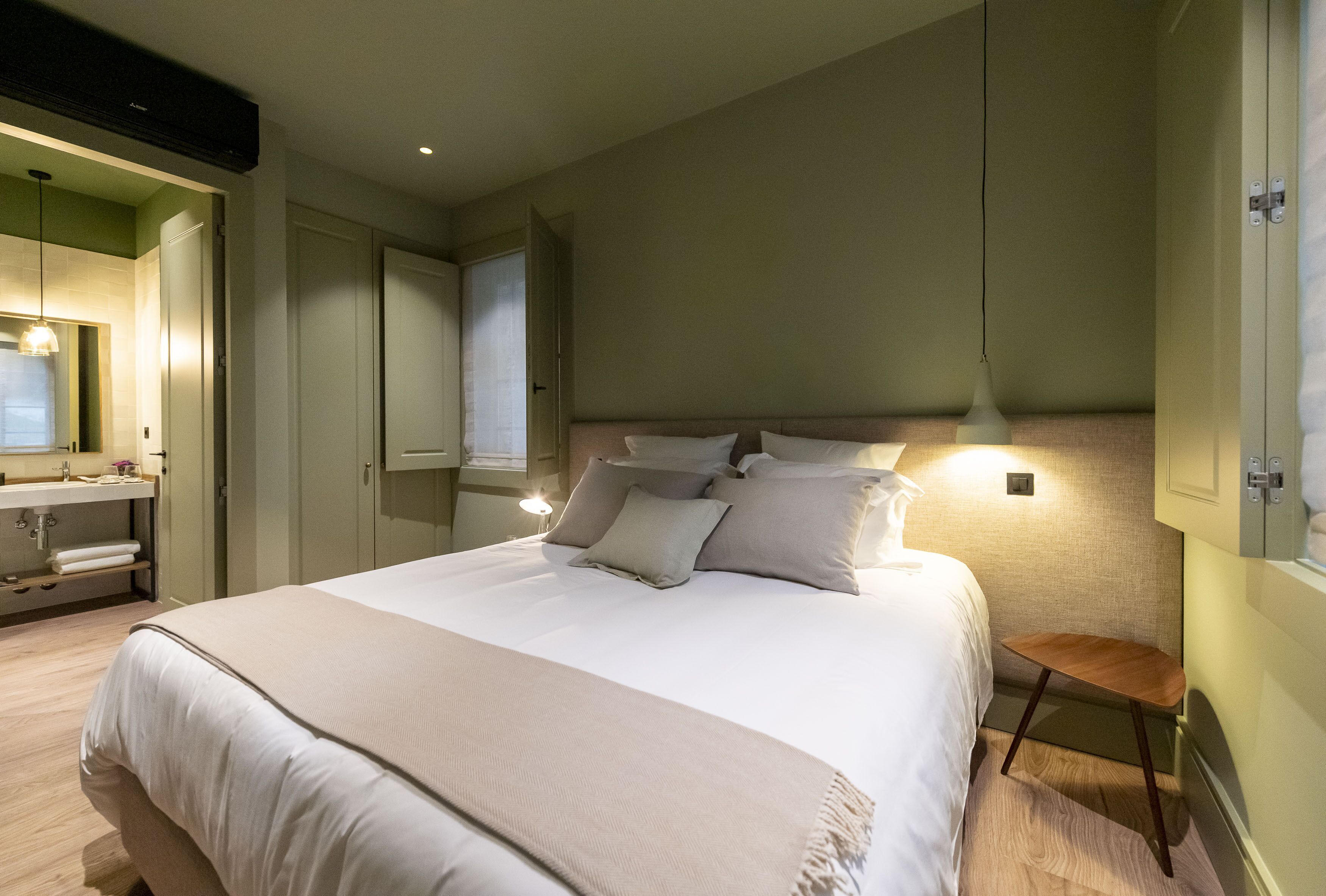 Roupas de cama premium, edredons de pluma, individualmente decorados