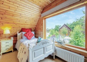 2 bedrooms, free WiFi - Ground floor: Spacious open plan lounge, kitchen, dining area with log burner. (Anglesey)