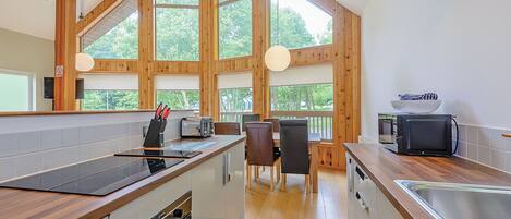 Kühlschrank, Ofen, Herdplatte, Geschirrspüler