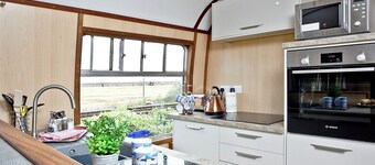 Brunel Boutique Railway Carriage 4