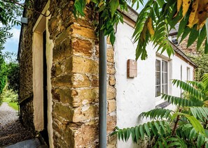 Exterior detail - 2 bedroom accommodation in Watergate, Looe (Watergate, Looe)