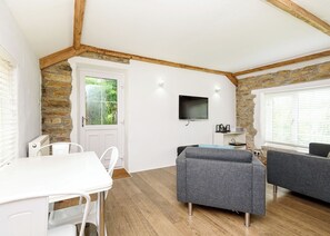 Living area - 2 bedroom accommodation in Watergate, Looe (Watergate, Looe)