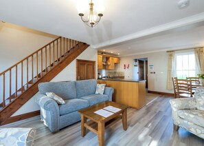 TV - 2 bedroom accommodation in Penpillick, Nr Fowey (Penpillick, Nr Fowey)