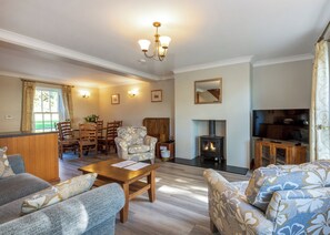 Living area - 2 bedroom accommodation in Penpillick, Nr Fowey (Penpillick, Nr Fowey)