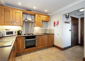 Frigorífic, forn, placa de cuina i rentaplats 
