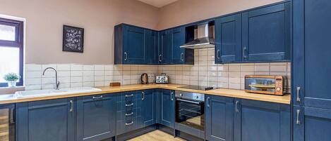 Refrigerador, horno, parrilla de estufa y lavavajillas