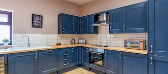 1 bedroom accommodation in Hatfield Woodhouse, Nr. Doncaster
