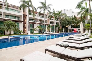 Exterior - LUXURY CONDO STEPS FROM 5th AV & BEACH (Playa del Carmen)