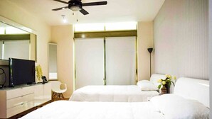 Room - LUXURY CONDO STEPS FROM 5th AV & BEACH (Playa del Carmen)