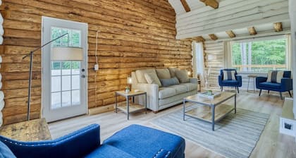 Our Happy Place #LuxuryLogCabin HOT TUB Waffle Bar