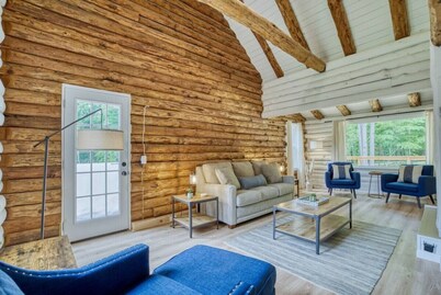 Our Happy Place #LuxuryLogCabin HOT TUB Waffle Bar