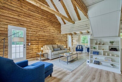 Our Happy Place #LuxuryLogCabin HOT TUB Waffle Bar