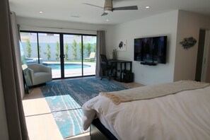 4 bedrooms, desk, iron/ironing board, free WiFi