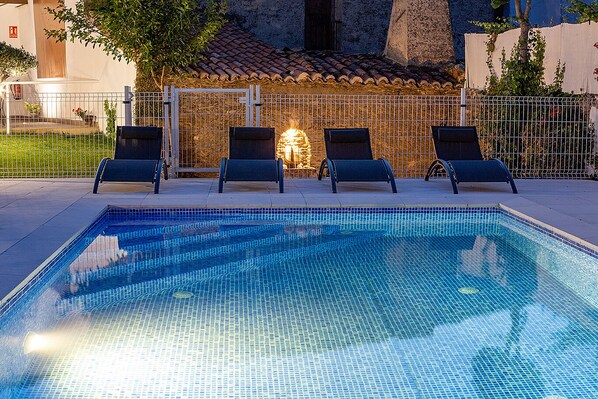 Outdoor pool - Apartamento Saturno de Monfragüe (Malpartida de Plasencia)