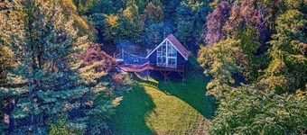 The perfect getaway for coffee lovers & hikers with gorgeous mountain views!