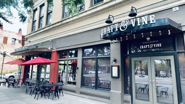 A storefront with outdoor seating and a sign reading "CRAFT & VINE". - 4.5mi to Augusta National & walkable downtown! (Augusta)
