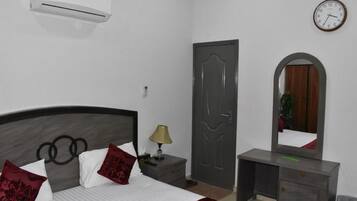 Quarto casal ou duplo standard | Wi-Fi de cortesia, roupa de cama