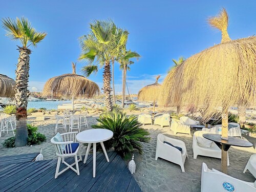 Blue ark: Exceptional sea view villa, luxury, fiber, pool, close beaches & golfs