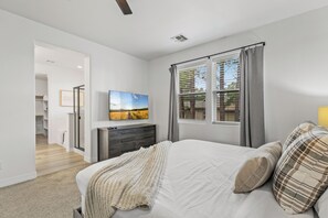 4 bedrooms, desk, iron/ironing board, travel cot