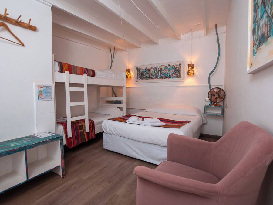 Chambre Triple | Wi-Fi gratuit, draps fournis