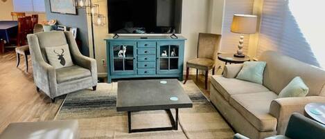 Télévision, baby-foot, espaces bureaux