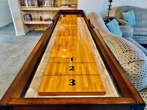 Game room - Squirrel View - Hot tub/BBQ/Patio/Shuffle Board (Oakhurst)