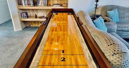 Squirrel View - Hot tub/BBQ/Patio/Shuffle Board