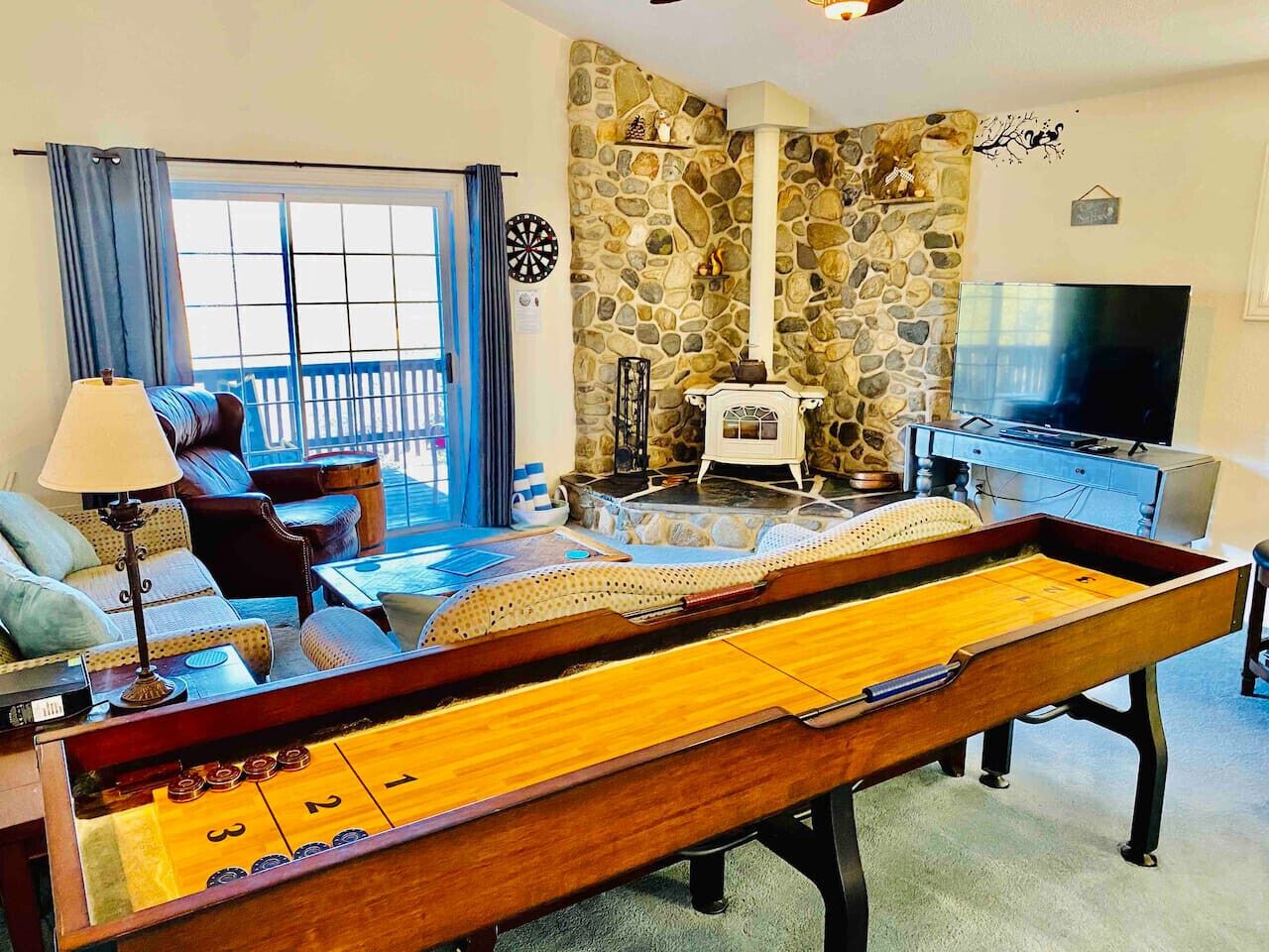 TV, fireplace, DVD player, offices