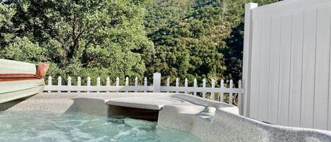 Bain à remous extérieur