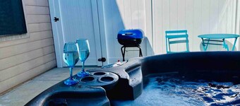 Butterfly Suite/Hot Tub/BBQ/Private