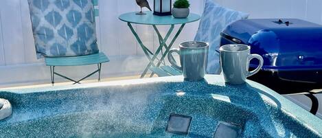 Tina de hidromasaje al aire libre