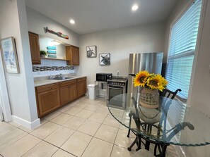 Interior - SANDY TOES & SALTY KISSES (Boynton Beach)
