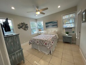 1 bedroom, WiFi, bed sheets - SANDY TOES & SALTY KISSES (Boynton Beach)