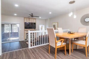 Dining - Convenient, spacious 3BR 2.5BA WITH PARKING (New Castle)