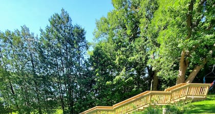 3-bedroom lake cottage in the Kettle Moraine State Forest