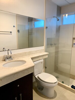 Shower - 2 BR Apartment in premium location w/free parking (Playa del Carmen)